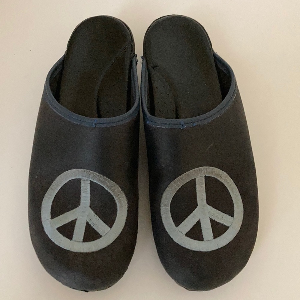 Clogs - Picture 2 of 6